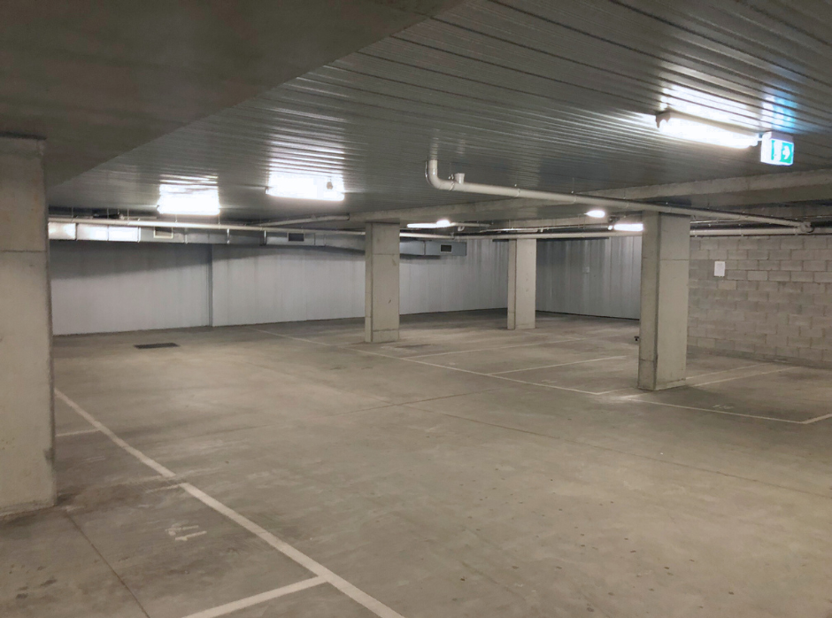 Garage space for car clinic